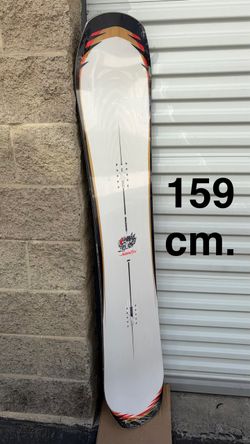 159 cm. NEW 2026 Salomon Assassin snowboard