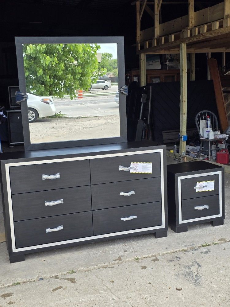 DRESSER WITH MIRROR AND NIGHTSTAND