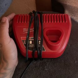 Milwaukee M12 Battery Charger 