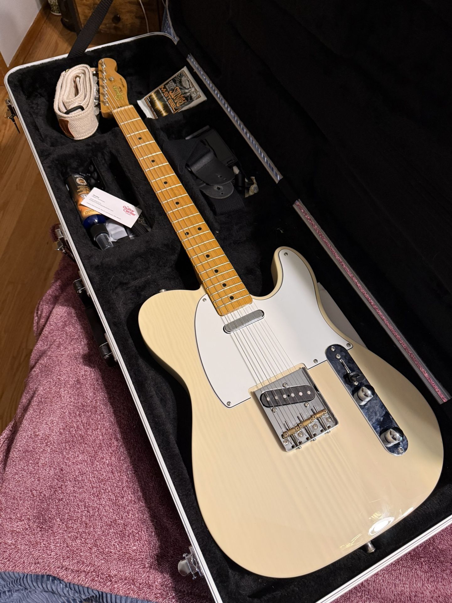 Squier telecaster white including Hard Case