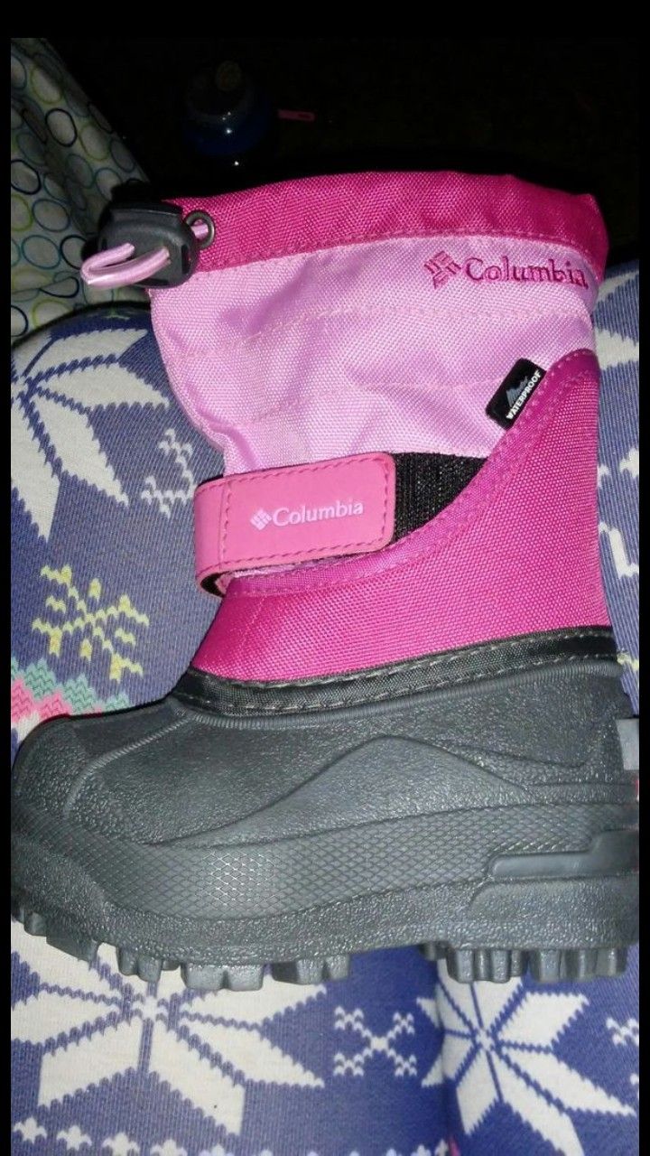 Toddler size 5 Columbia snow boots