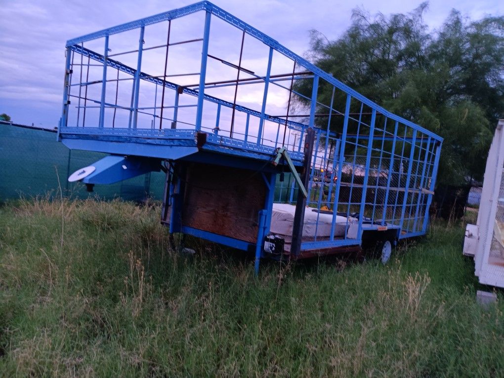 Gooseneck HAULING TRAILER