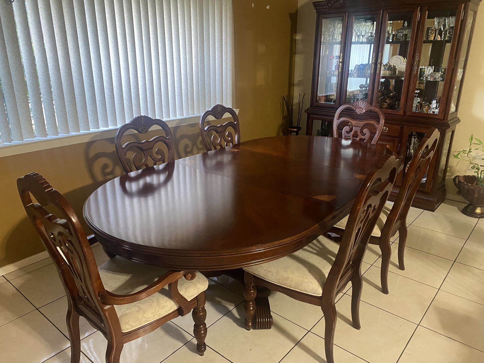 Dining room table 