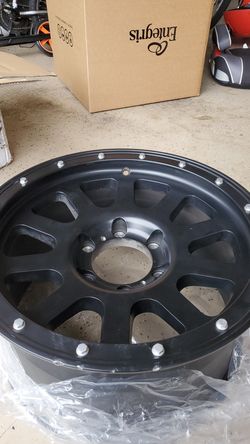 Toyota 4 runner Tacoma 17x9 rim (only 1 rim)