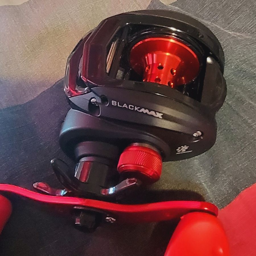 Brand New Abu Garcia BlackMAX Baitcaster Reel !!! 40 $ (left Handed) for  Sale in Kemah, TX - OfferUp