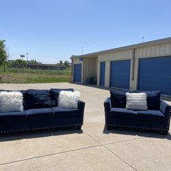 DELIVERY AVAILABLE 🚚🚛🚚 Beautiful Blue Couch And Loveseat!!
