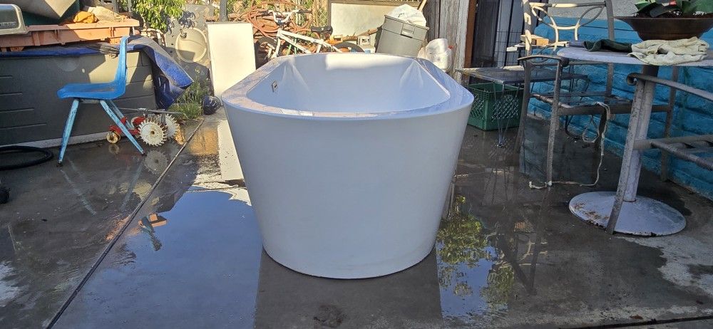 Bathtub