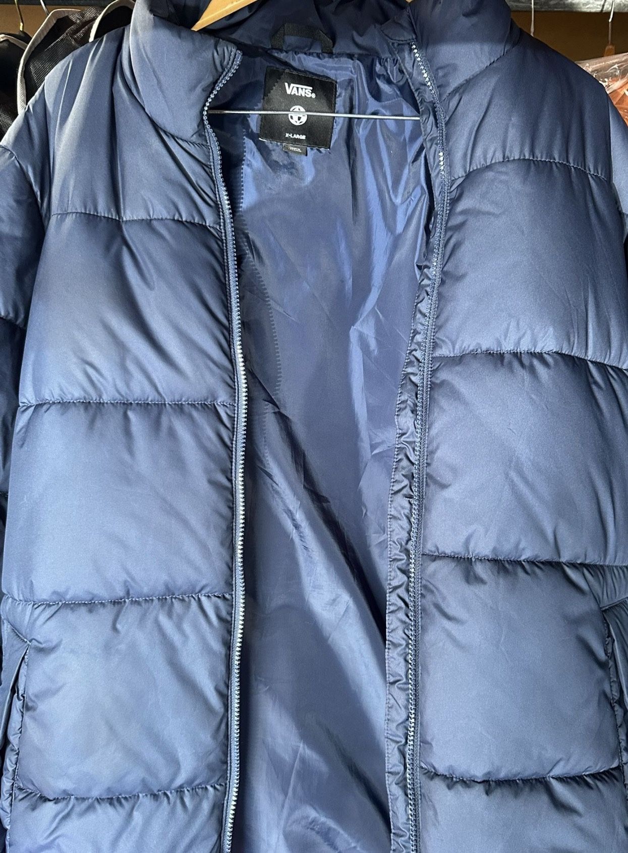 Vans jacket New (X-L). Blue