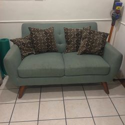 Loveseat 