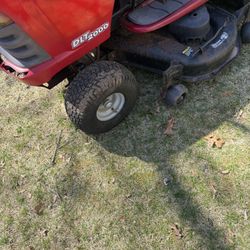 Large Mower Needs Fix  376 Hours 