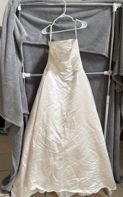 Forever Yours 43149 Wedding Dress Bridal Gown Ivory Satin Size 4 Button Back