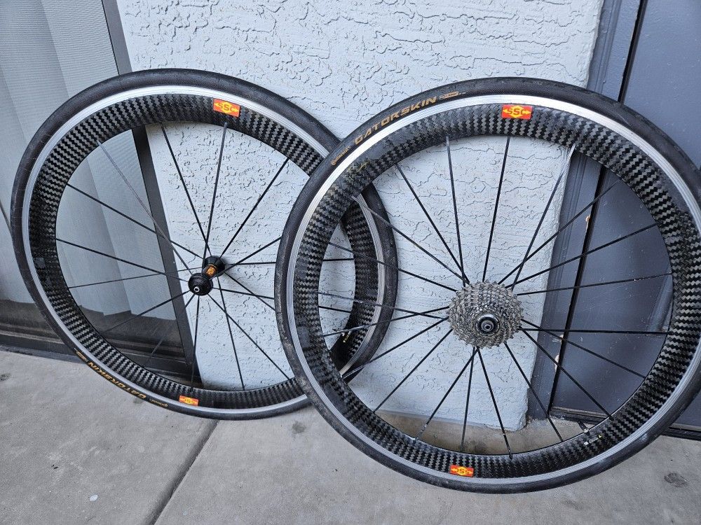 MAVIC COSMIC CARBONE Carbon Wheels Clincher Continental Tires Ultegra Cassete
