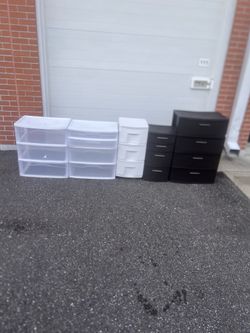 Sterilite Weave 3-Drawer Wide plus 4 other totes good condition minor dust and marker on one. Location below 31705 CR 54, Wesley Chapel, FL 33543 St