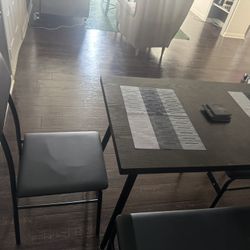 Dining/kitchen Table Set