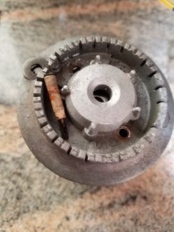 Cooktop burner head