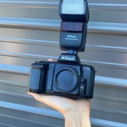 Nikon N6006 No Lense