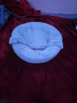 Animal Bed With Food And Water Bowls