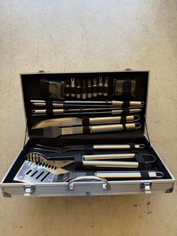 BBQ utensil set and case
