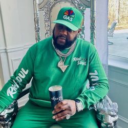 Couple Rich$oul sweatshirt sets left  hmu sizes s-5x $100 for 1 or 2 for $180 ❤️💯🔥📦🚨✅‼️🙆‍♂️