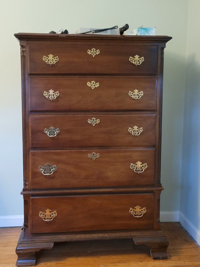 Dresser