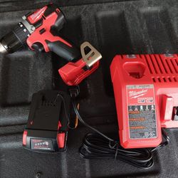 Drill  Milwaukee 18v Nuevo 