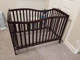 Wood Baby Crib – Espresso Finish $50 (Excellent Condition)
