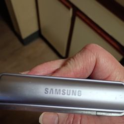 Galaxy Z Flip  Un locked 