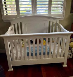 Munire Brunswick Crib and Mattress, etc