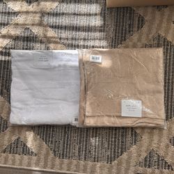 2 FULL SIZE HIS AND HERS BATH TOWELS IN SOFT SPUN TURKISH COTTON. BRAND NEW AND SEALED