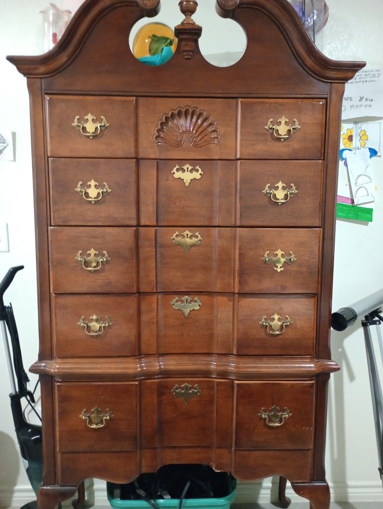 Vintage Tall Dresser - www.joarbit.com