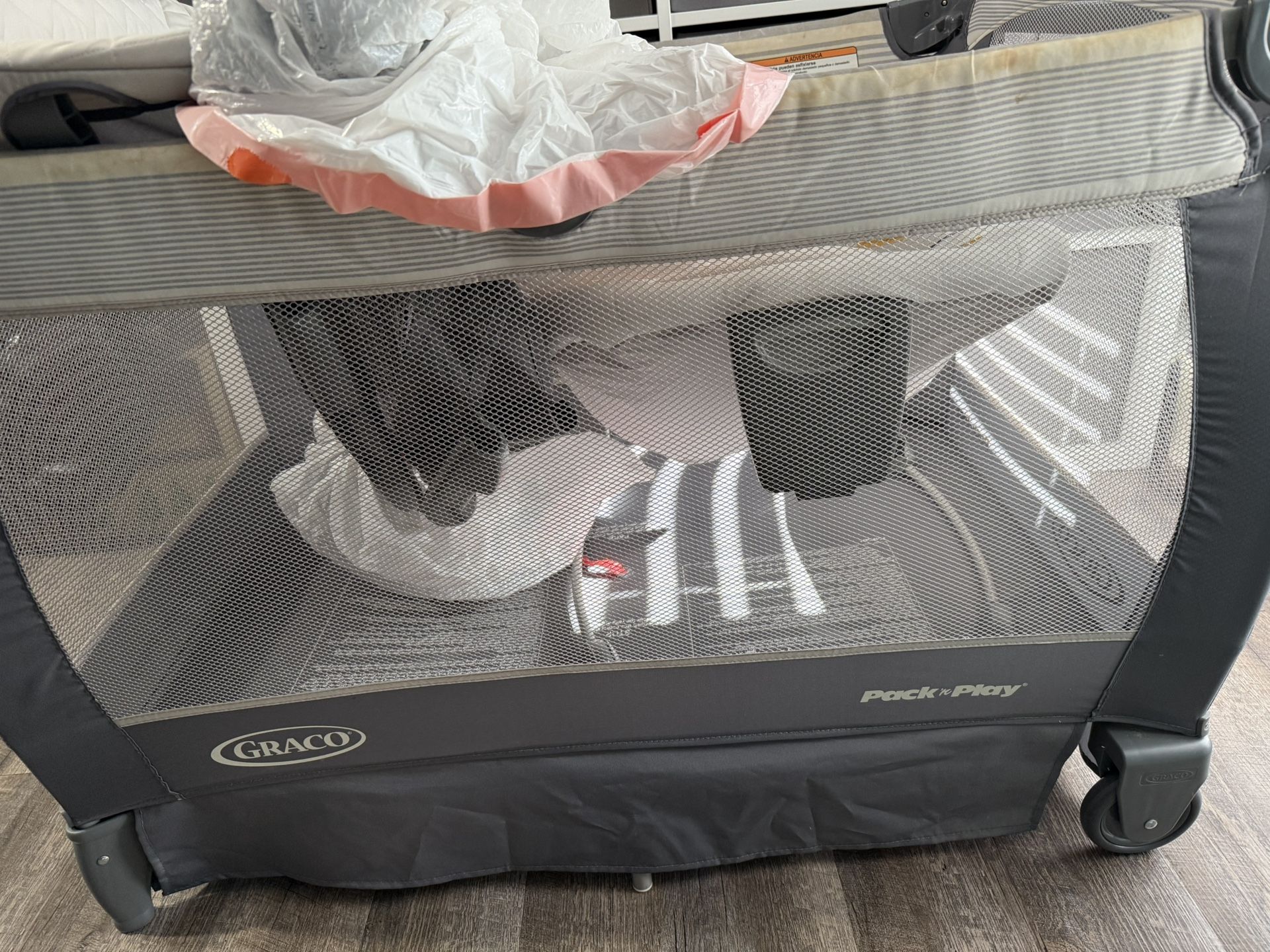 Graco Pack And Play With Bouncer Chair And Changing Table