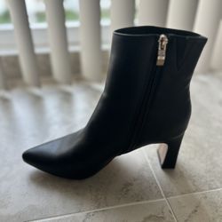 Women’s Black Boot Size 9