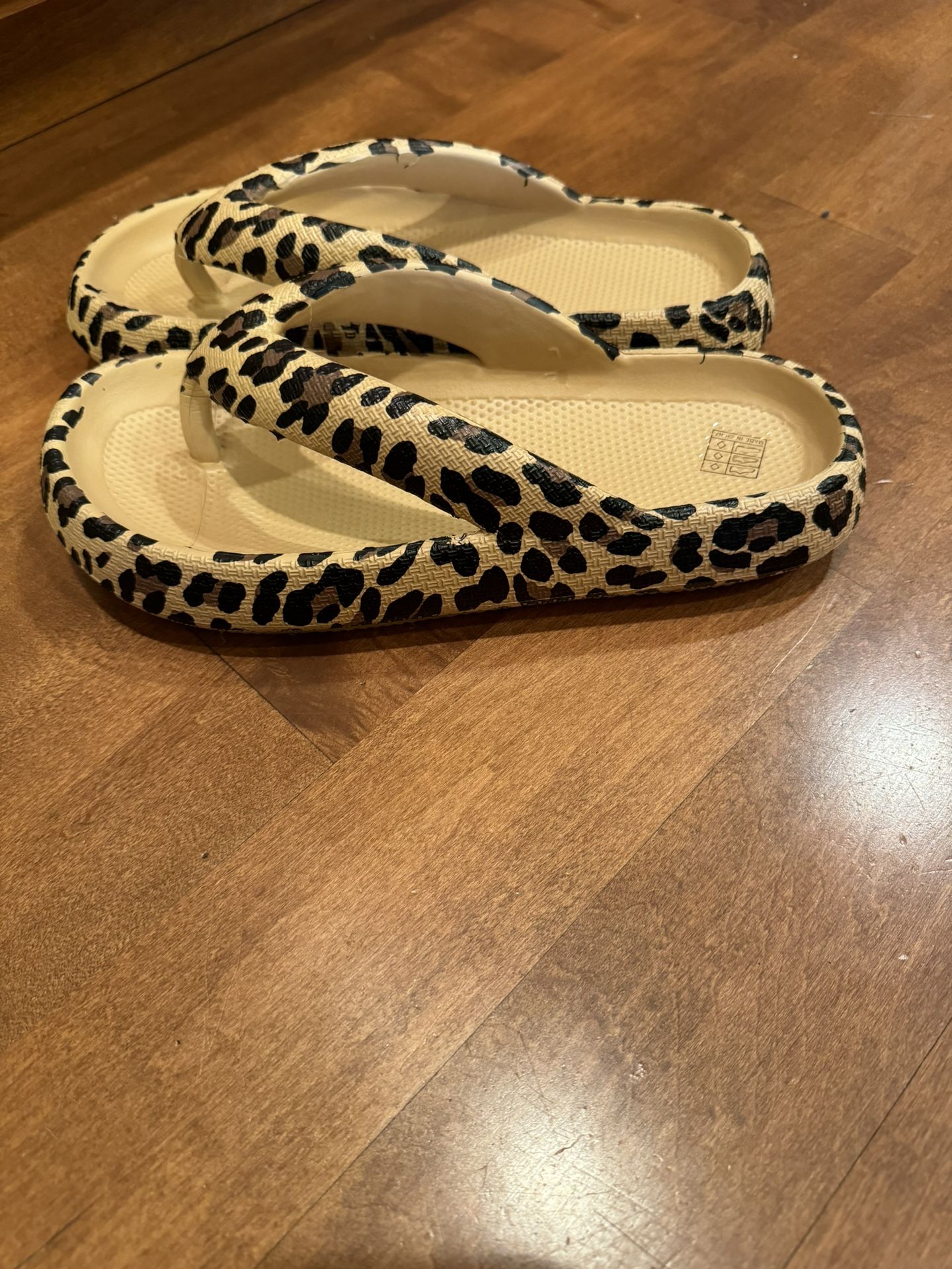 Woman’s New Boutique Sandals Shipping Avaialbe
