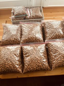 Almendra En Modesto $3.50 Por Libra O $3.00 Por Libra Cuando Compre 10 Libras O Más 💚🌸🐿️💰