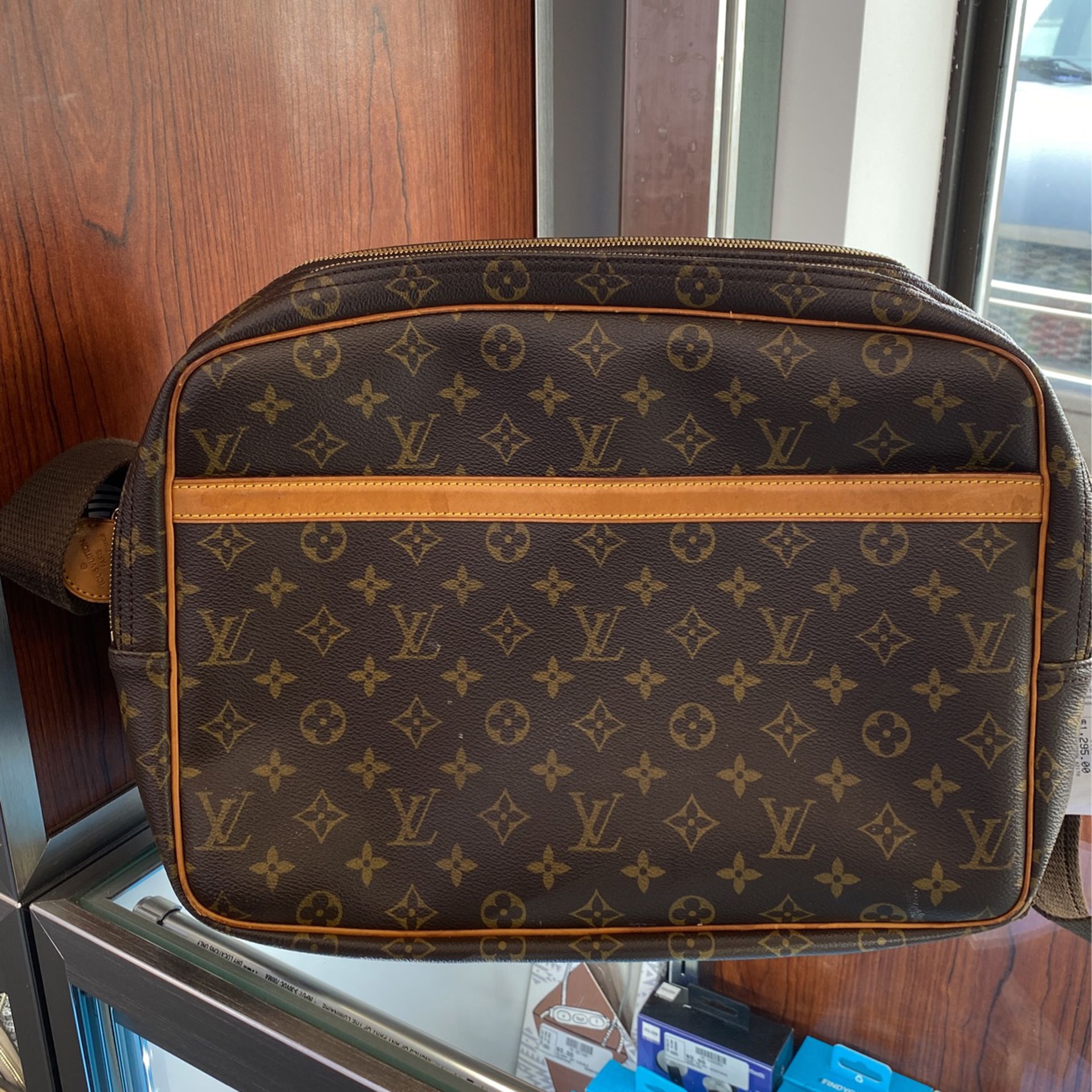 Louis Vuitton Reporter GM Handbag for Sale in Glen Raven, NC - OfferUp