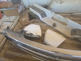 S10 Rear Bumper and Front Chrome Upper Grill
