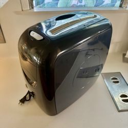 N E W  -  FELLOWES PAPER SHREDDER - MAKE AN OFFER 