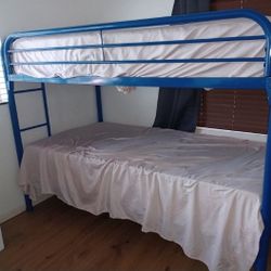 Twin Bunk Beds 