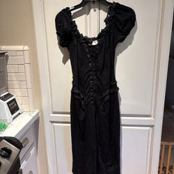 halloween black witch dress size 12 fits more like size 9
