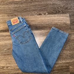 Levi’s Wedgie 25
