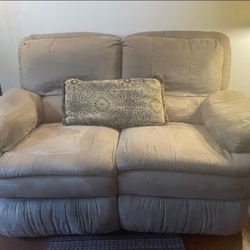 Reclining Loveseat – Dual Recliner Couch – Very Comfortable