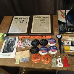 Big Lot Of Chicago Illinois Advertising And Souvenir Items Mega Millions RTA State Trooper Pins Buttons Matchbooks Full List