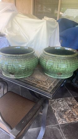 2 Ceramic hose holders