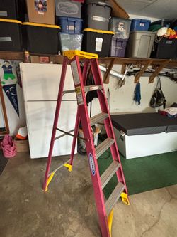 6’ fiberglass step ladder