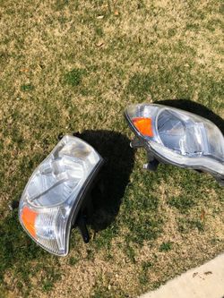 2010 Tacoma headlights
