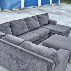 Sectional Couch With Ottoman 