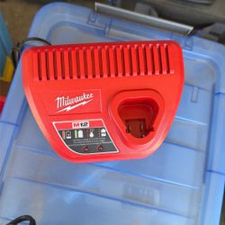 Milwaukee M12 Charger