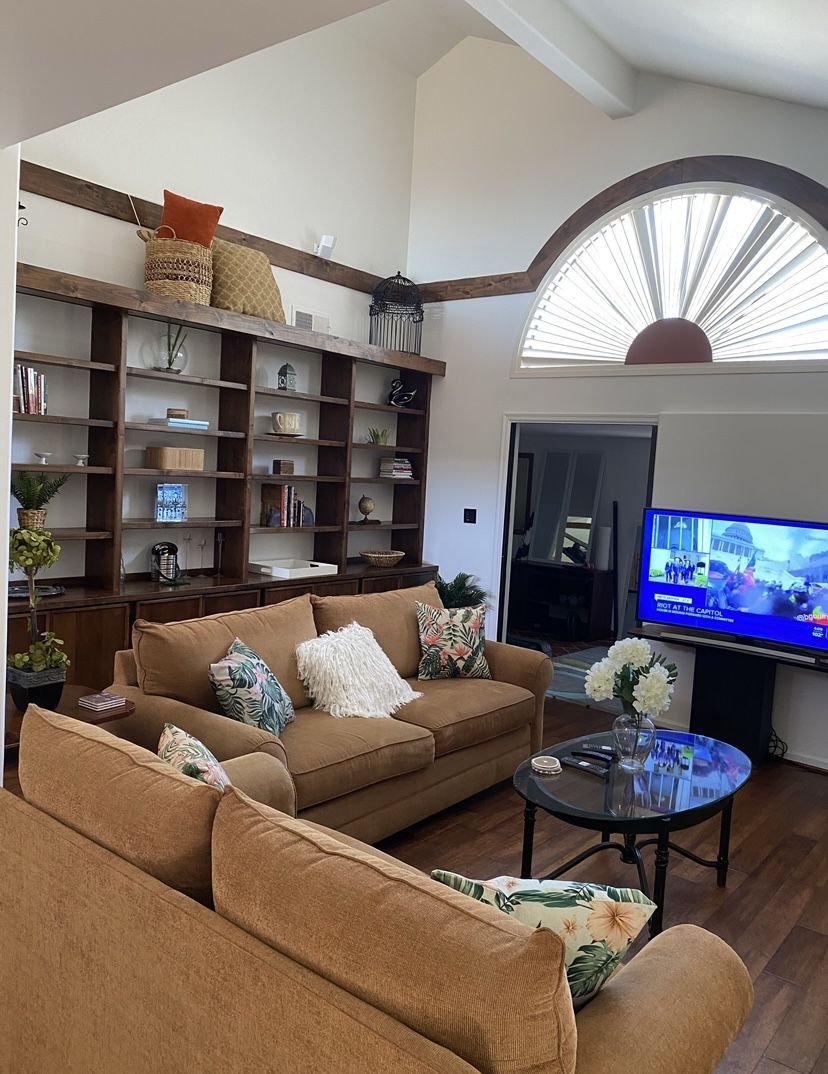 Traditional Sofa & Loveseat