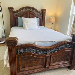 Eloquent Queen Bed