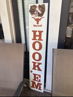 hook em wooden sign